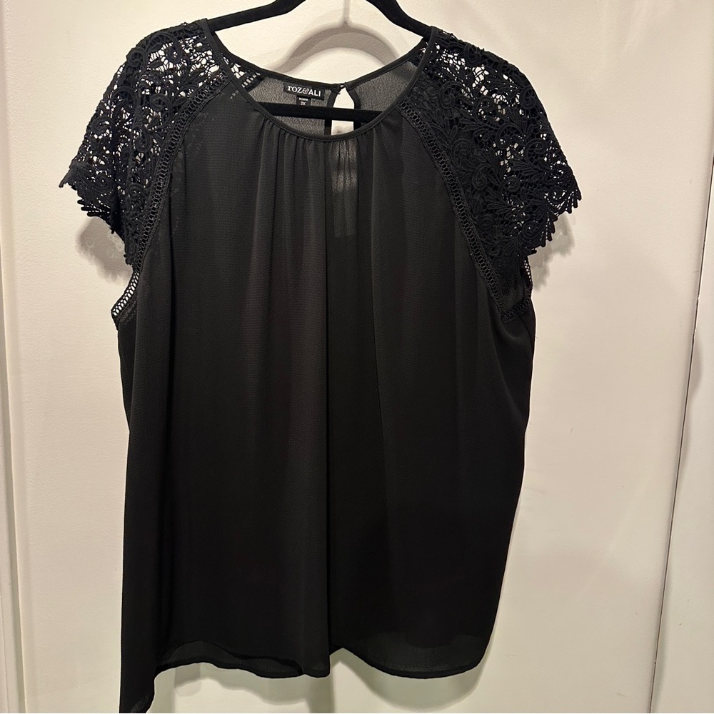 Roz & Ali Black Beautiful Detailed Eyelet Sleeve Blouse 2X
